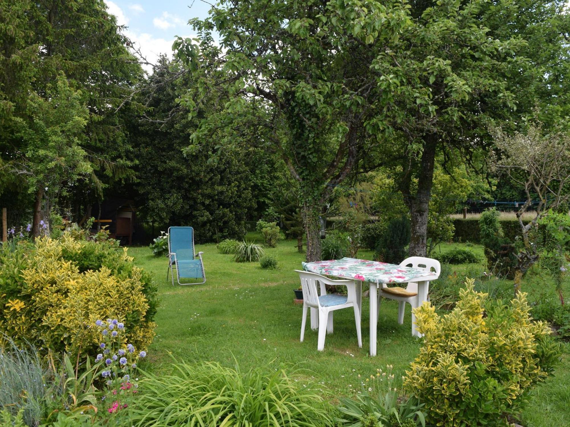 Gîte Crissé, 4 pièces, 6 personnes - FR-1-410-186 Exterior foto